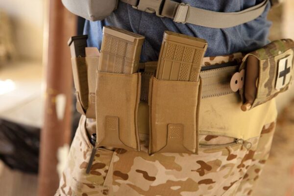 Blue Force Gear-Belt Mounted Ten-Speed® Low Rise M4 Mag Pouch -Coyote Brown